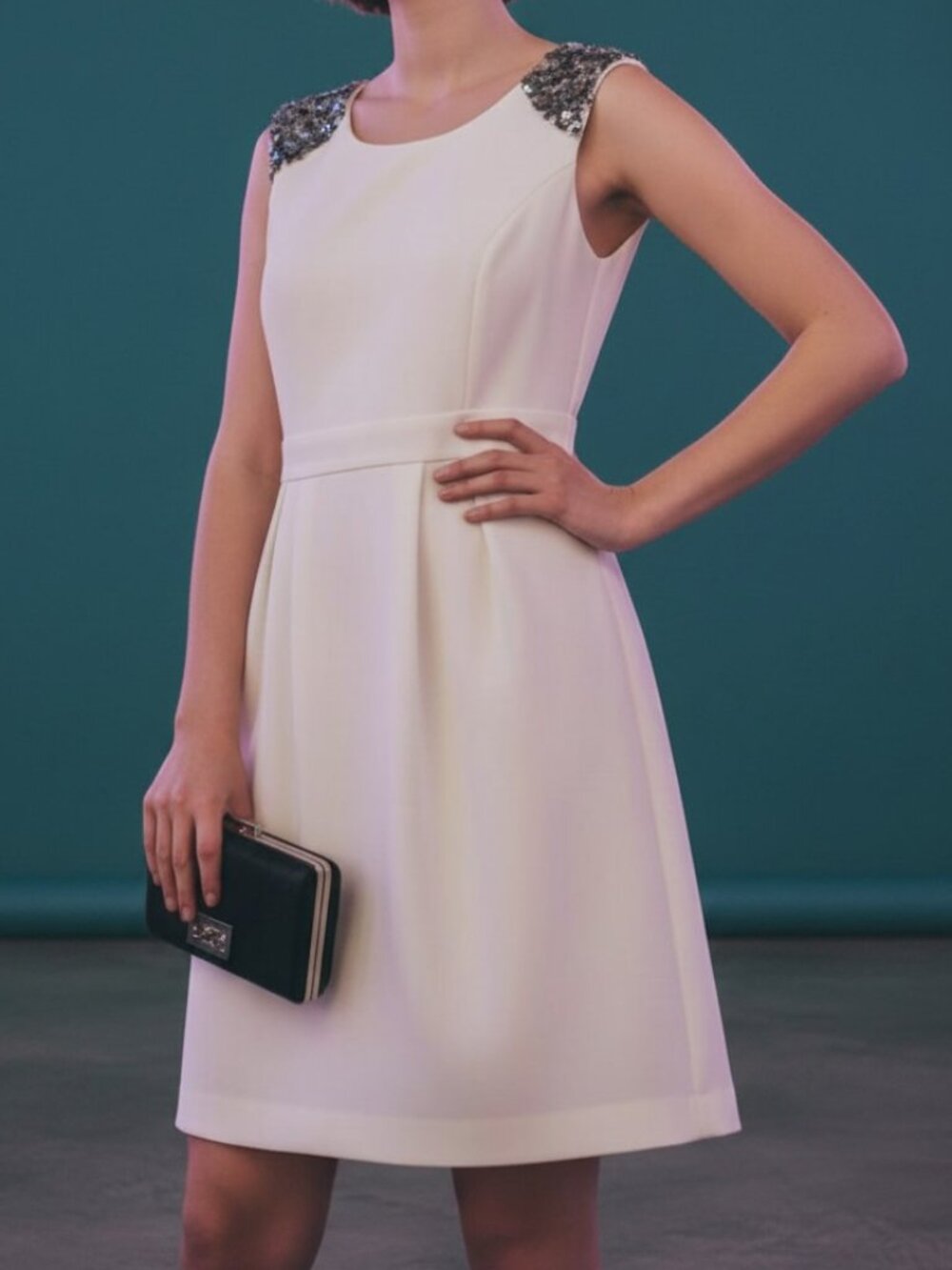 Gianni Bini cocktail dress 4 cream beaded
